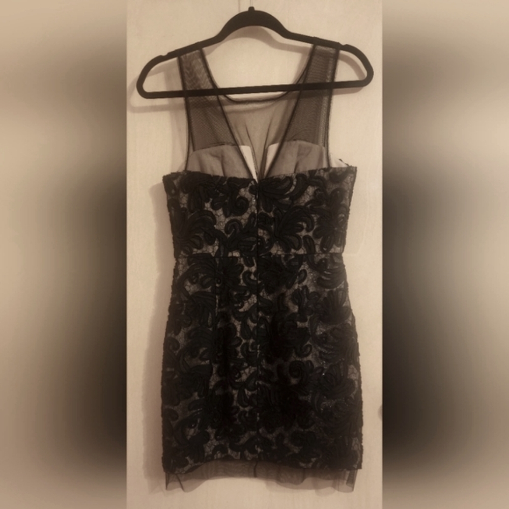 BCBGMAXAZRIA beautiful Embroidered black party dress - Picture 4 of 6